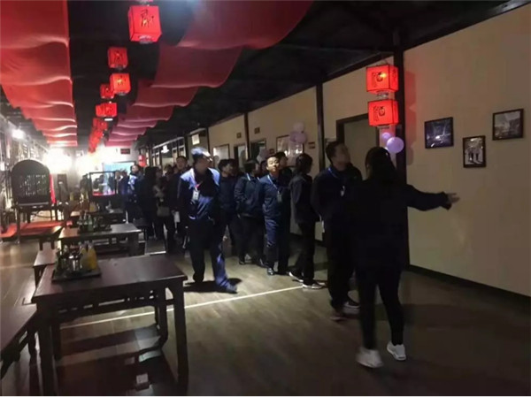 雙十一_酒_任性！全場半價(jià)，西安這家店也是拼了！211.jpg